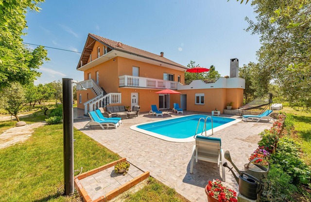 5 bedroom cozy home in Dracevac Ninski