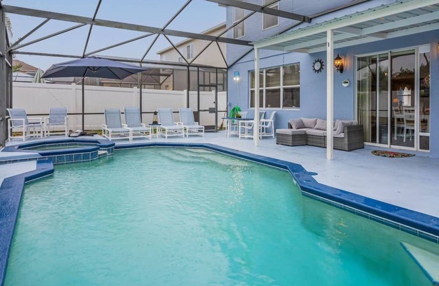 5 Bedroom Villa l 10 min to Disney l Themed Rooms