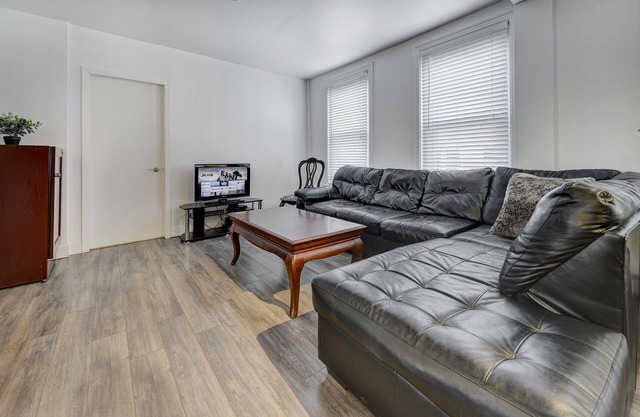 5 Bedrooms Location & 10 Minutes Walk To Old Quebec