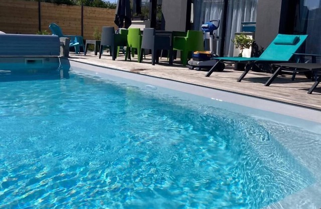 5 bedrooms Villa with Heated Pool