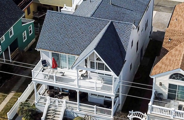 5⭐️ “BEST TIME OF the YEAR AVAILABLE!” SEPT 27th to NOV 30th! 1 BLOCK TO BEACH!