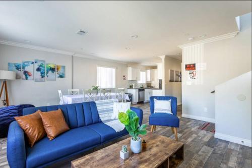5 BR Home Near USC - Perfect Location