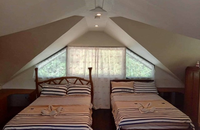 5 FAMILY BEDROOMS GUEST HOUSE @ BORACAY