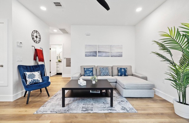 5 Mins to DT Austin - Luxury Modern 3 Bed 2 Bath