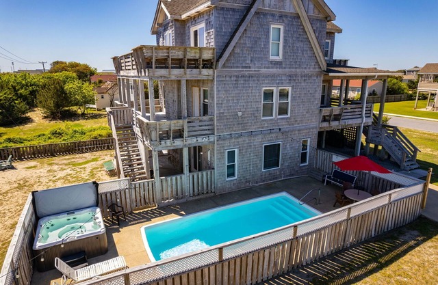 5 minute walk to ocean with opt heated pool, hot tub,game rm & tons of amenities