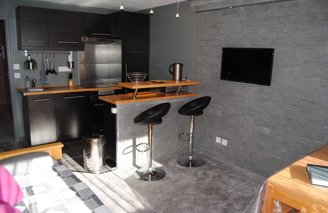5-person apartment at the foot of the slopes, south-facing