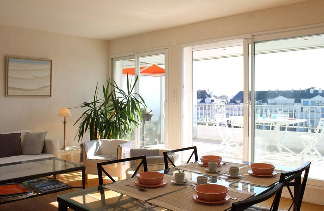 5-room apartment for 8 with terrace and parking in La Baule