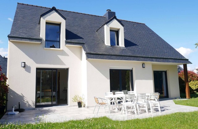 5-room house with garden near beaches and golf
