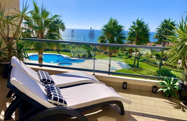 5* STAR OCEAN VIEW - BEACHSIDE APARTMENT - 2 Pools, Sauna, Jacuzzi Hot Tub, Gym