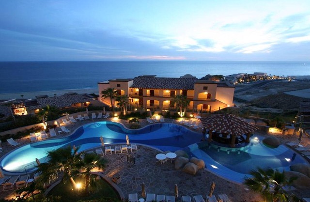 5 Star Oceanfront Resort *GREAT RATES*