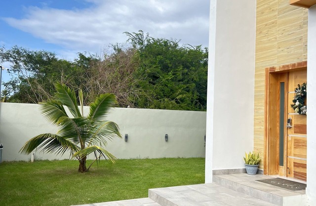 5 Star Villa Near Airport and Beaches