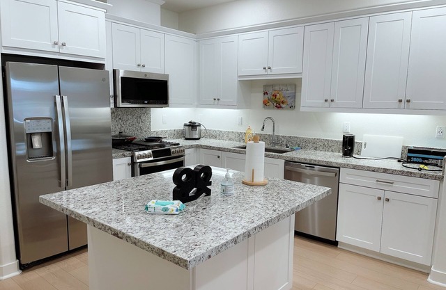5 stars: New townhouse 3bedrooms in Arcadia, walk to library