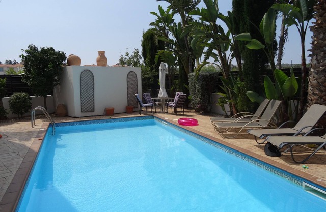 5*Unique Luxurious Detached Villa, Private Pool 8x4, Fenced for Privacy,FREEWIFI