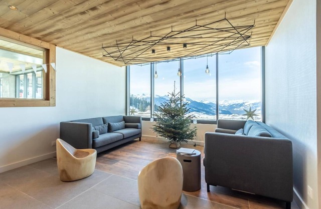 50m from ski slopes, 1st floor, view ski slopes, fitness, swimming pool, sauna, hammam, terrace
