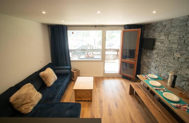 50m from ski slopes, 1st floor, view mountain, balcony, ski locker, 34m², Valmorel