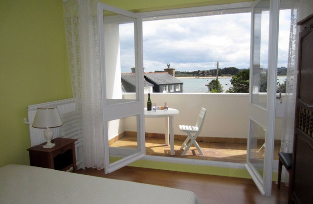 54 m2 apartment near the beach - sea and rocks in Trégastel