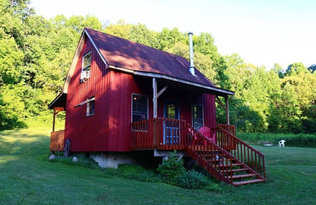 540-acre farm with trails, creeks, animals & nearby attractions