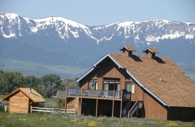 55% off monthly stays. Amazing Teton Views, Hot Tub, Office, Sauna, farmland