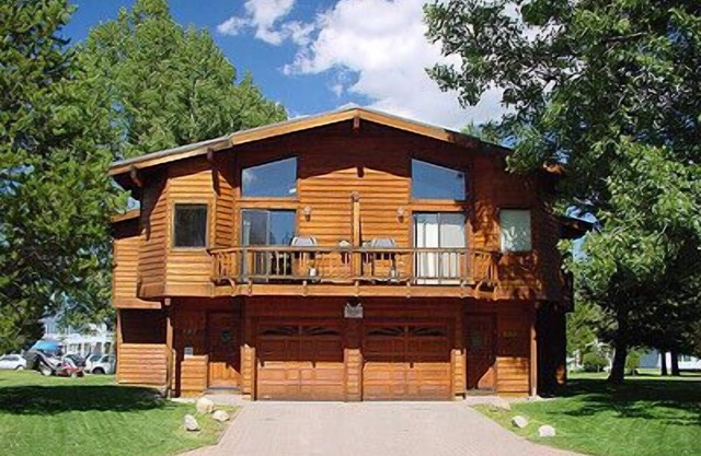 589 Danube Drive in South Lake Tahoe