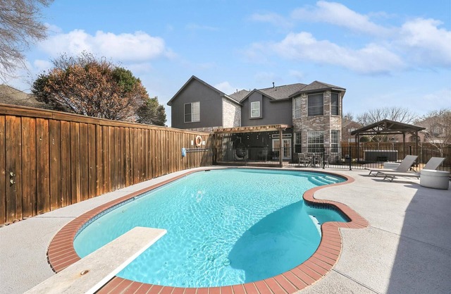 5BD Glamorous Home | Backyward Oasis, Cinema Room
