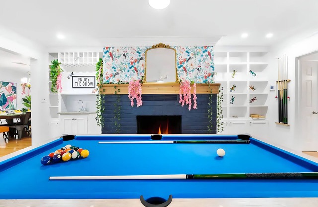 5BR Beach Oasis! Heated Pool, 10 Min to Beach