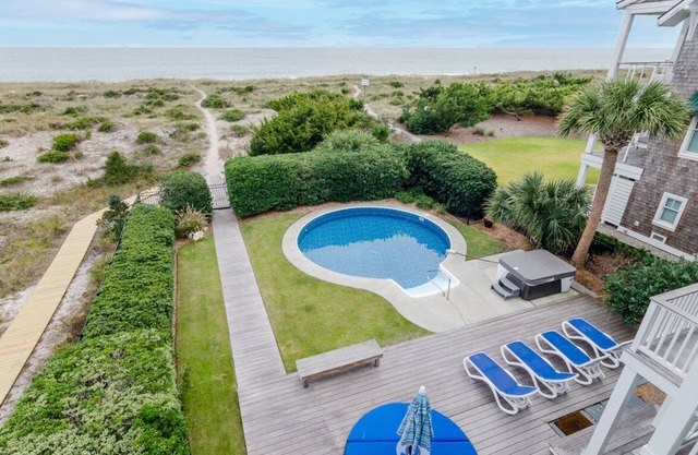 5BR Oceanfront Home w Private Pool and Hot Tub