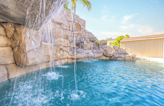5br/Waterslide/Sunken Firepit/Pool/Arcade/Billiard/Gym/Massage Chair