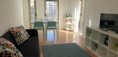 5min walk from subway station & free parking