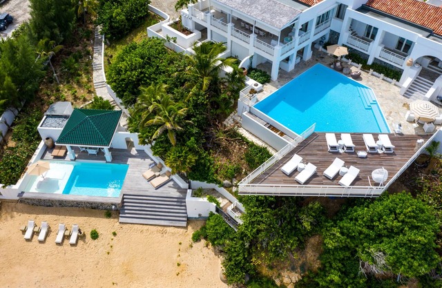 6 bedroom beachfront villa at the far end of Baie Rouge beach