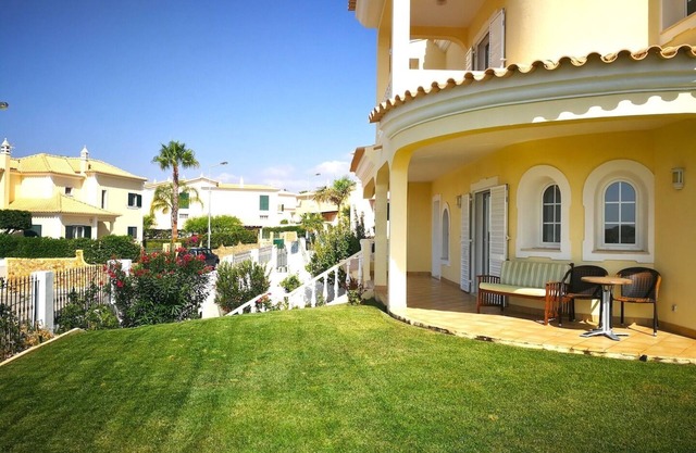 6 Bedroom Private Villa with heated pool, garden and close to the beach