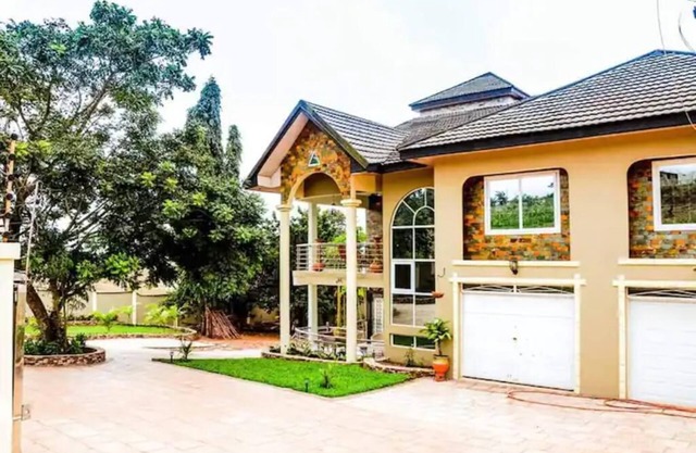 6 Bedroom Regal Palm Villa