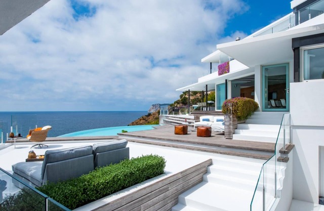 6-bedroom villa in wonderful Es Cubells with AC