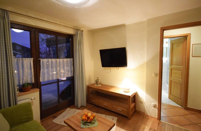 6. Fewo Hörndlwand, 38 qm, 1-2 Pers., 1 Schlafzimmer, 1 Wohnschlafraum, Süd-Terrasse