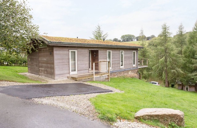 6 LAKE VIEW, pet friendly, luxury holiday cottage in Lanreath