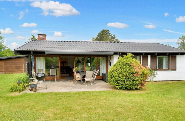 6 person holiday home in Dronningmølle-By Traum