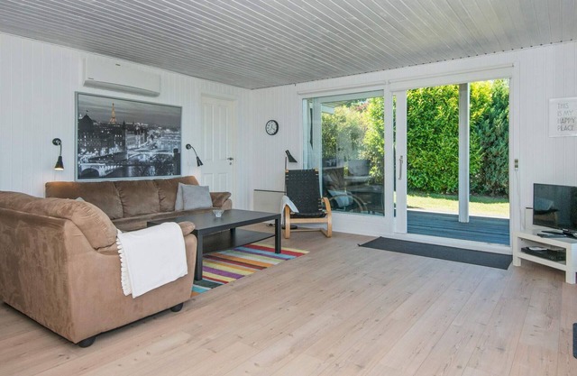 6 person holiday home in Allingåbro-By Traum