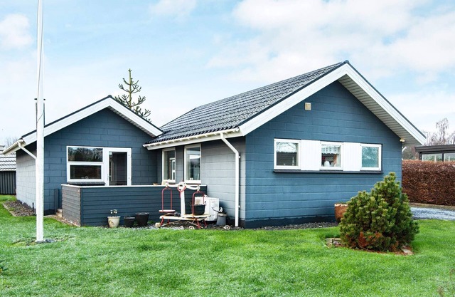 6 person holiday home in Juelsminde-By Traum