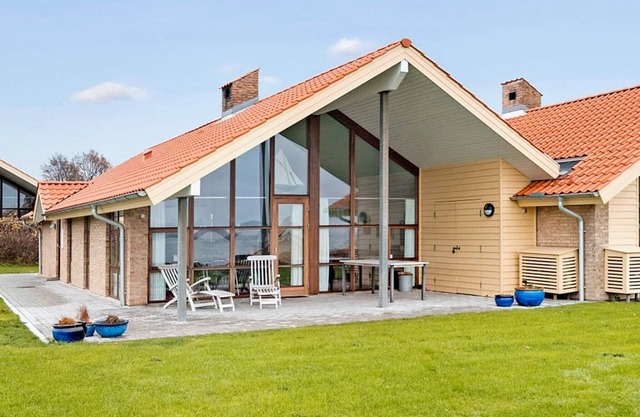 6 person holiday home in Egernsund