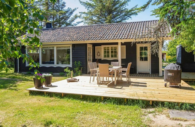 6 person holiday home in Ulfborg-By Traum