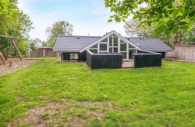 6 person holiday home in Hemmet