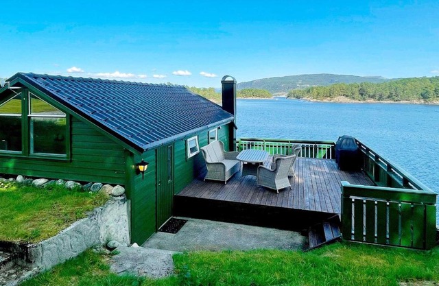 6 person holiday home in LINDÅS