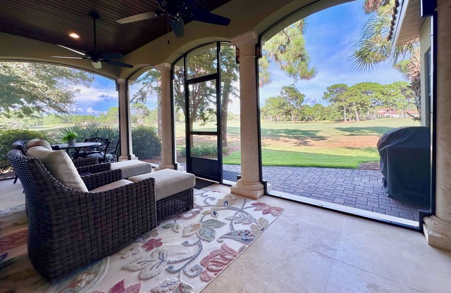 6-Seat Golf Cart ☀️*Heated Pool | Beach Equip | On Golf Course ☀️ Sandestin