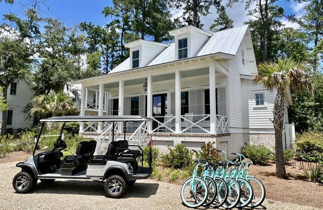 6-Seater Golf Cart and 6 Bikes! Majestic Moreland 4-Bedroom Beauty