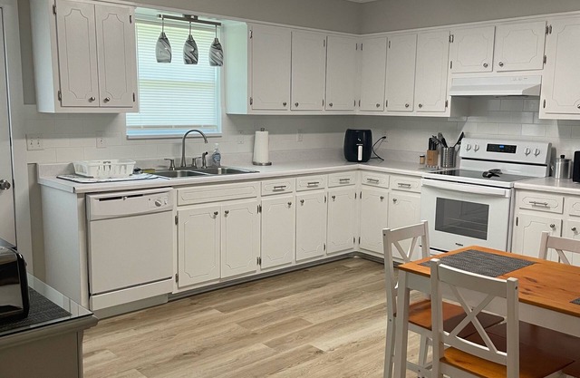 611- Entire Apartment Minutes from Hospital!