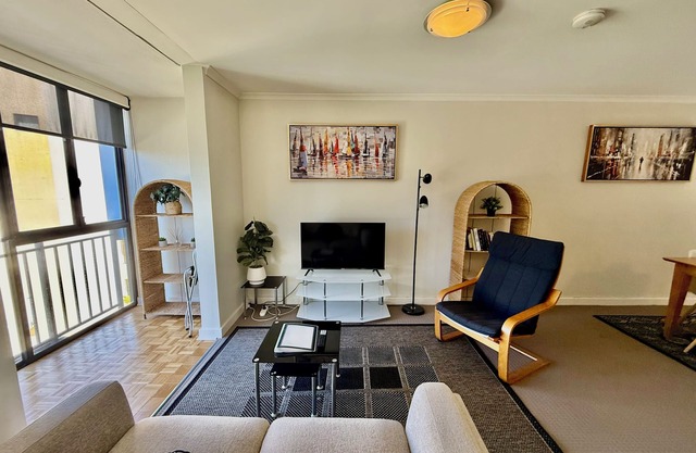 63 Spectacular City Views 1BR adj Kings Park