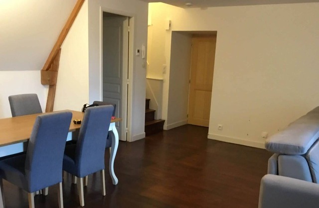 65m² very bright and very quiet -near the center