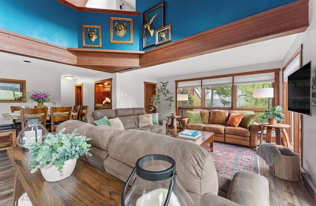 67 W Hanson Rd - Après-Ski Summit Vista Retreat