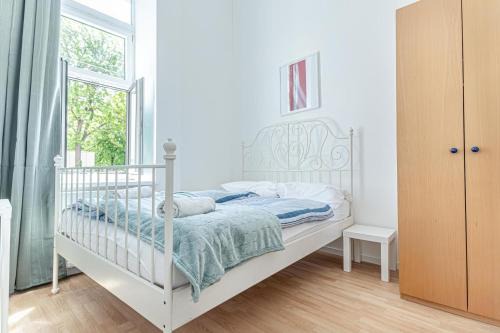 6BR Apartment/Shared Garden near Lorenz Böhler & Danube