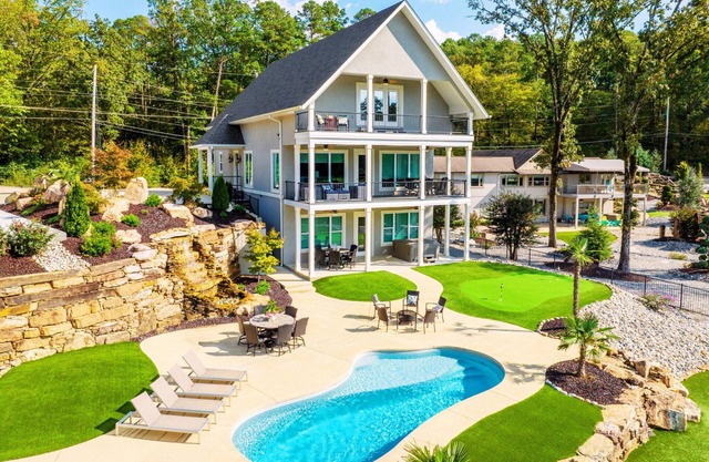 6BR Luxe Lakefront Home, Private Pool, Hot Tub, Boat Dock, Putting Green, Views