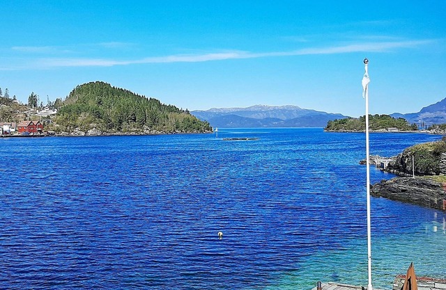 7 person holiday home in Sjernarøy
